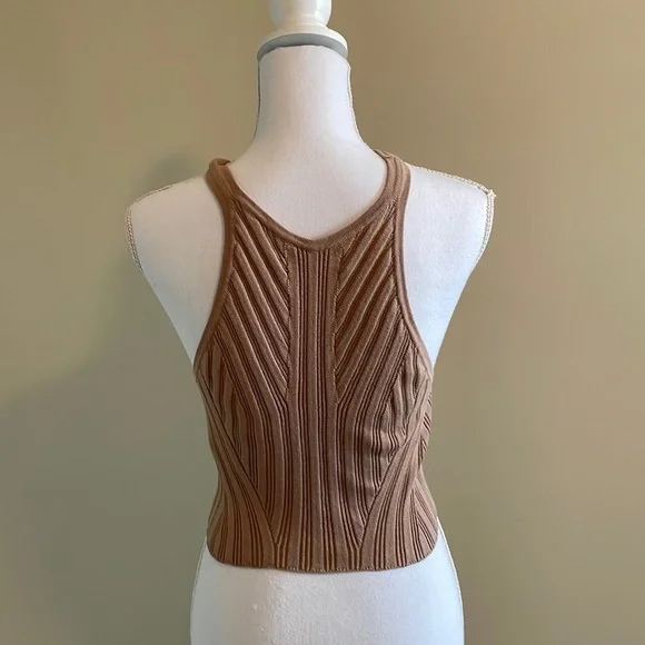 Lizard Thicket Crop Tank Top size Medium Taupe NWT - Picture 4 of 4